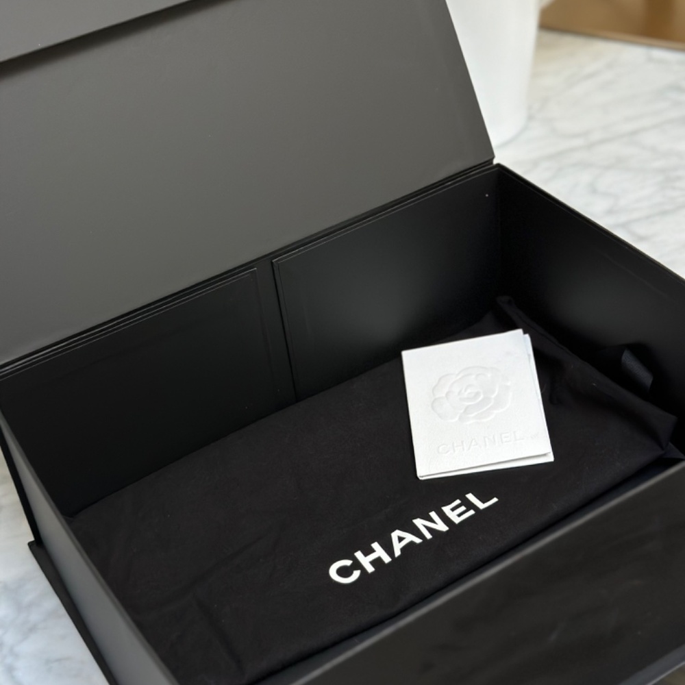 Chanel - Picture 4 of 6